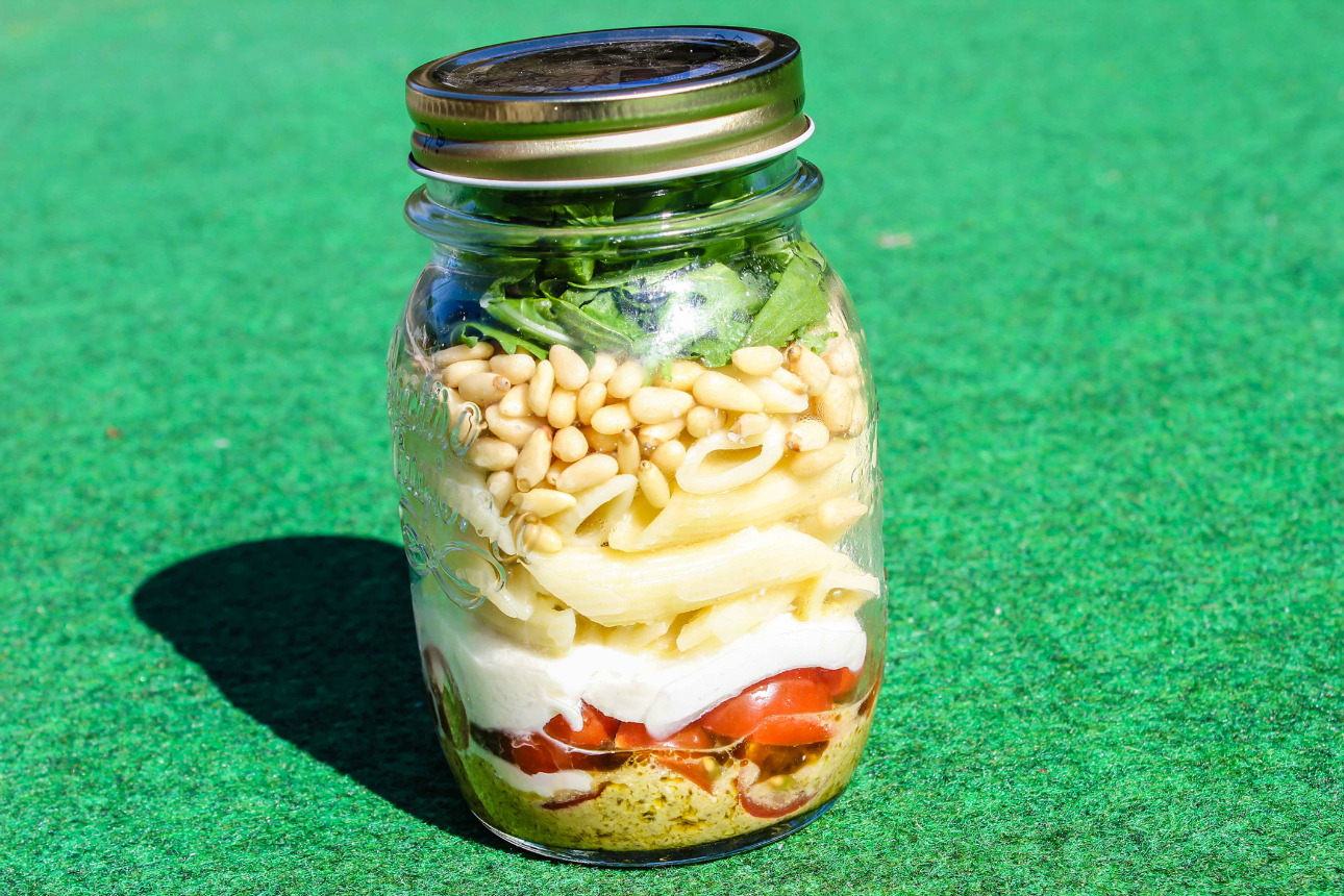 gezonde snacks voor onderweg - pasta salade in weckpot - vakantie met kinderen