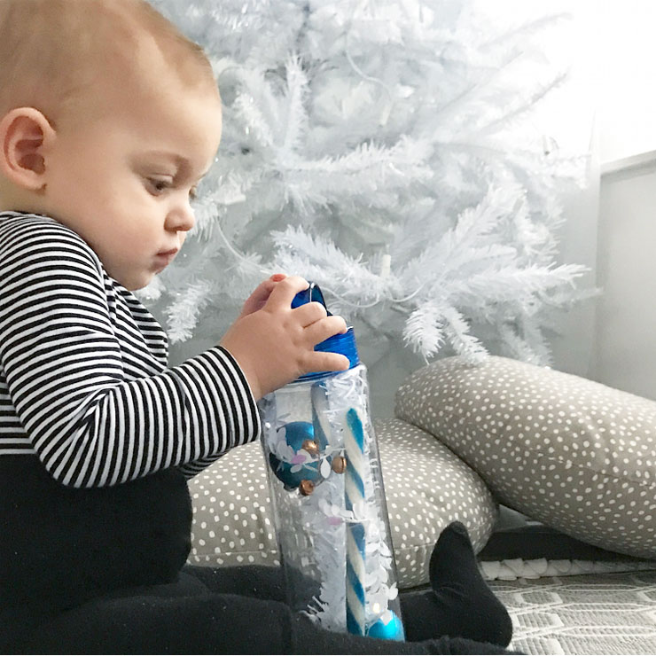 diy christmas sensory bottle spelen senne kerstboom