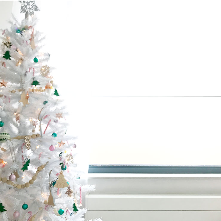 witte kerstboom pastelkleuren kindvriendelijk
